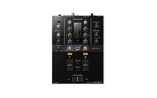 Pioneer actualiza su mixer económico